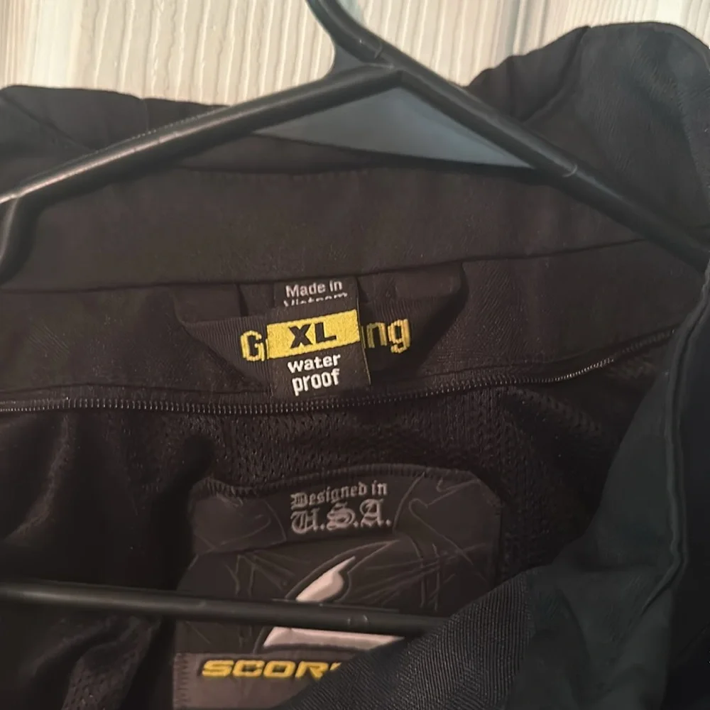 Riding jacket - Picture 3 of 3
